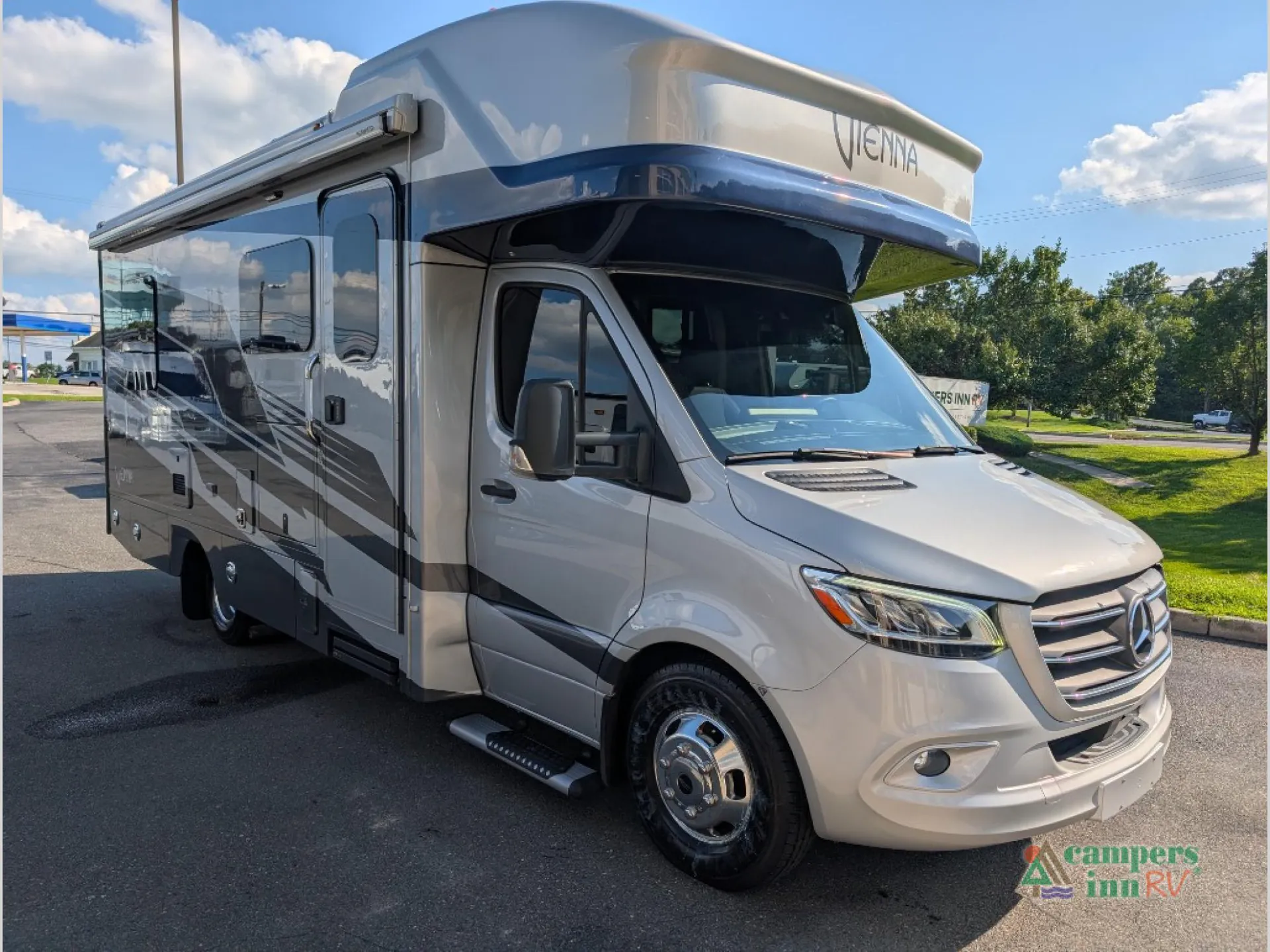 2025 Renegade RV Vienna 25FWC - Photo 4