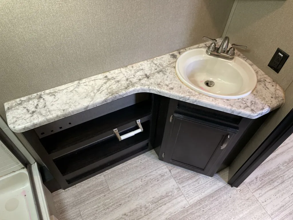 2017 Grand Design Imagine 2800BH, Photos photo 37