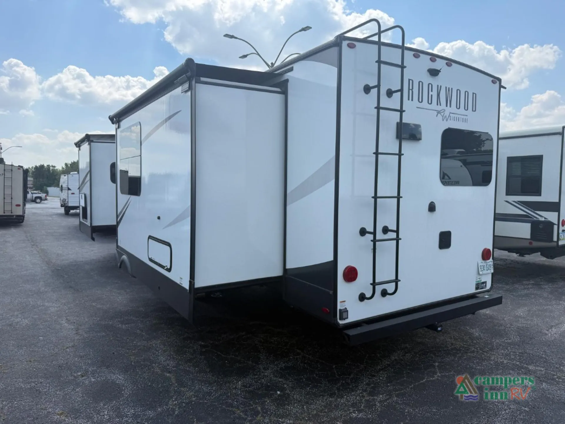 2024 Forest River Rockwood Signature 8332SB - Photo 3