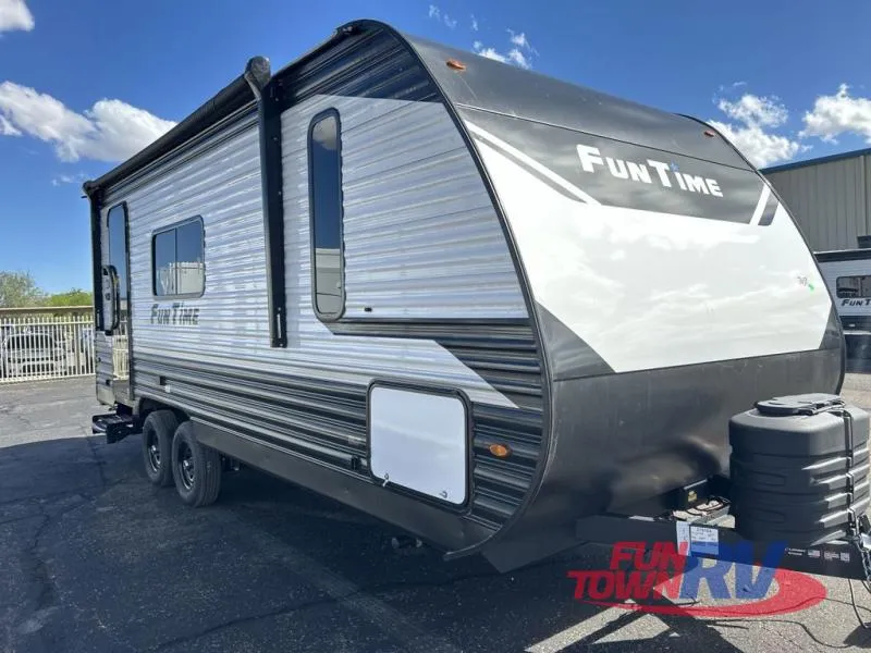 2026 CrossRoads RV Fun Time 195RB - Main photo