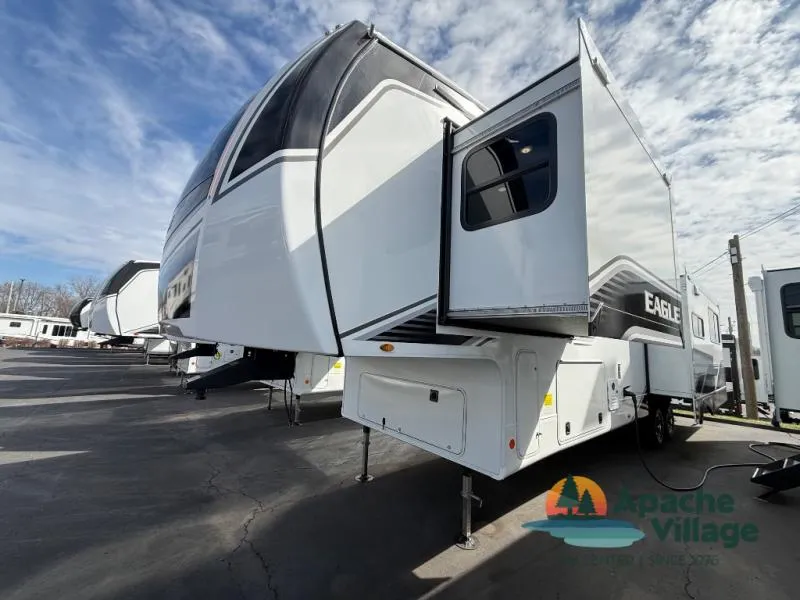 2026 Jayco Eagle 335LSTS - Photo 4