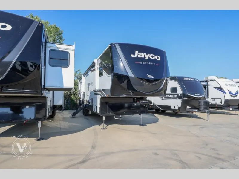 2026 Jayco Seismic 359 - Photo 2
