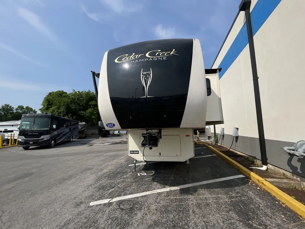 2021 Forest River Cedar Creek Champagne Edition 38EL, Photos photo 2