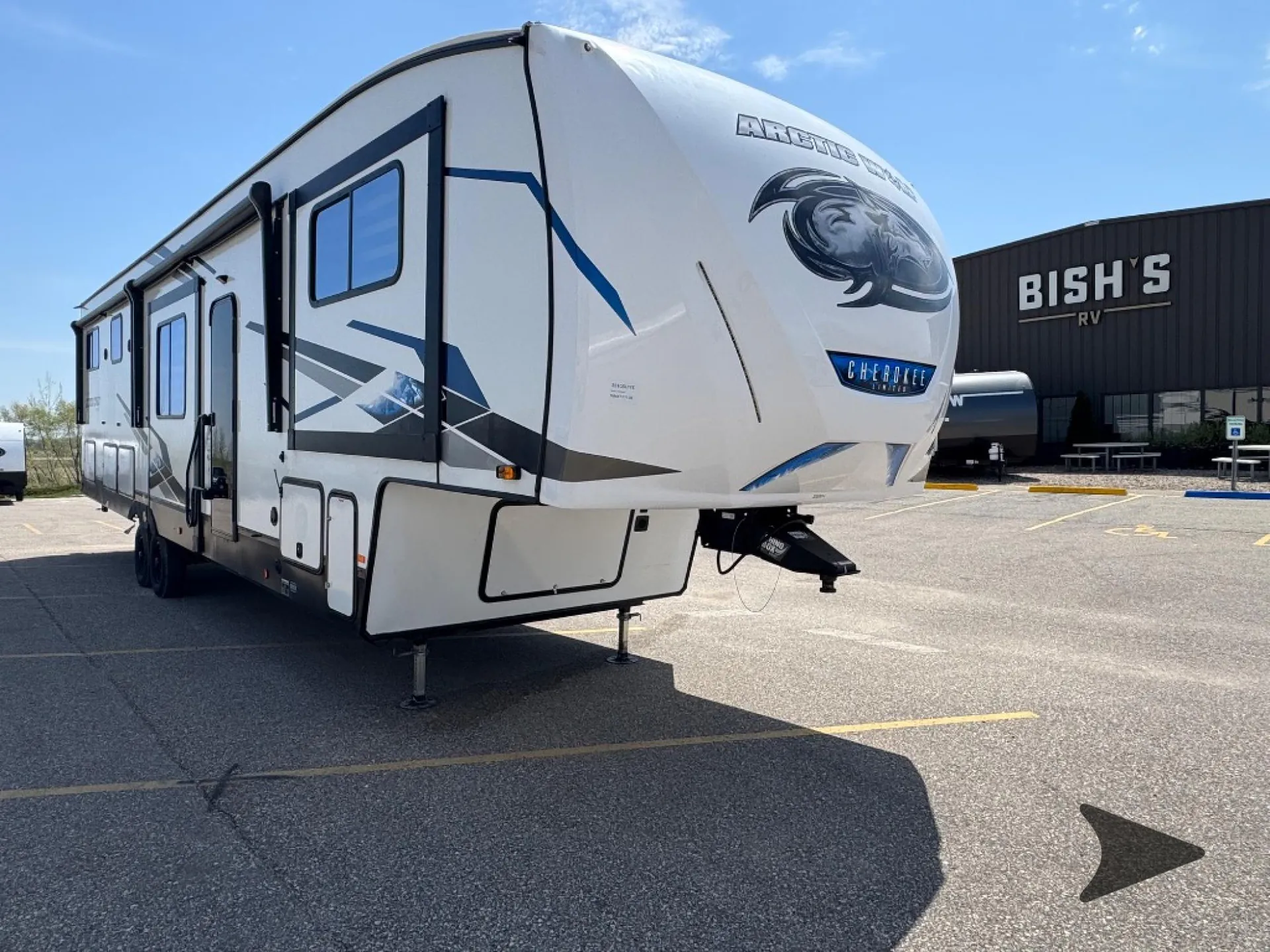 2024 Forest River ARTIC WOLF 3910 SUITE - Photo 3