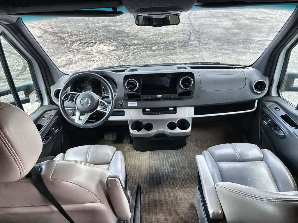 2020 Thor Motor Coach Tiburon 24FB, Photos photo 14