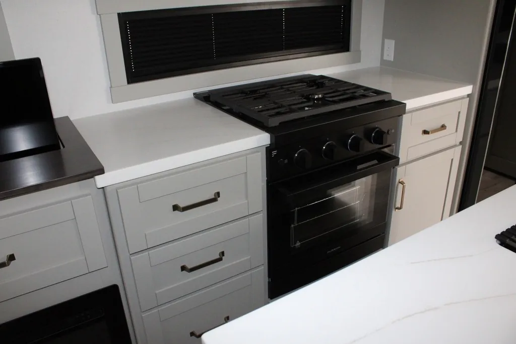 2026 Brinkley Model Z 3515, Photos photo 18