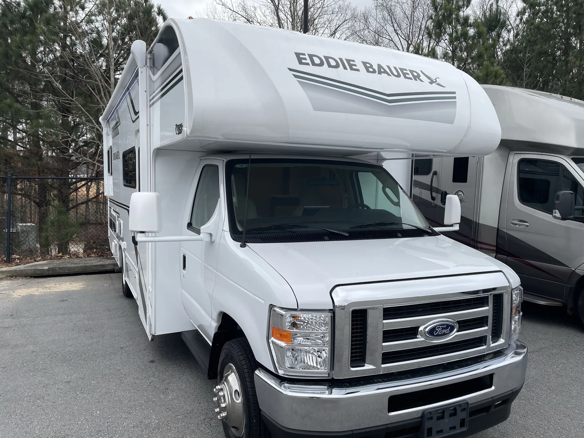 2025 Thor Motor Coach Freedom Eddie Bauer 26EB - Photo 2