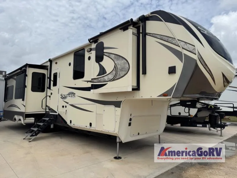 2017 Grand Design Solitude 384GK - Photo 2