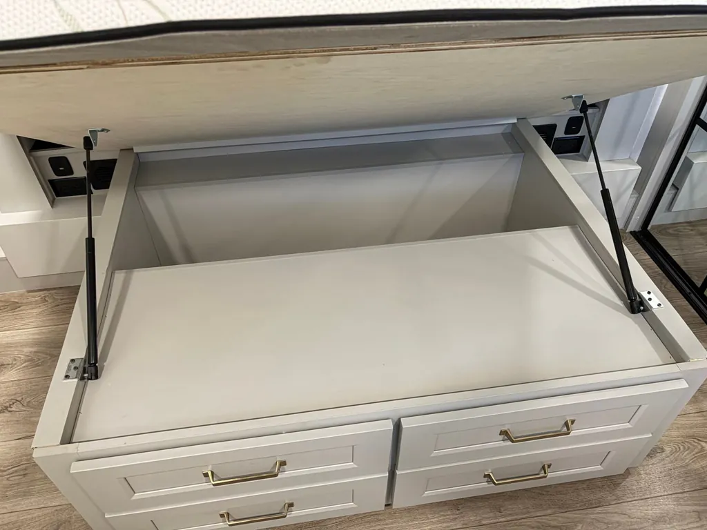 2026 Brinkley Model G 3970, Photos photo 34