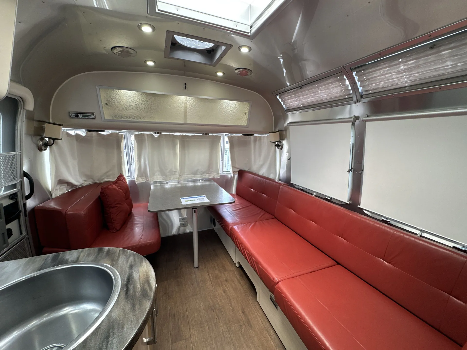 2017 airstream International Serenity 27FB — living area main
