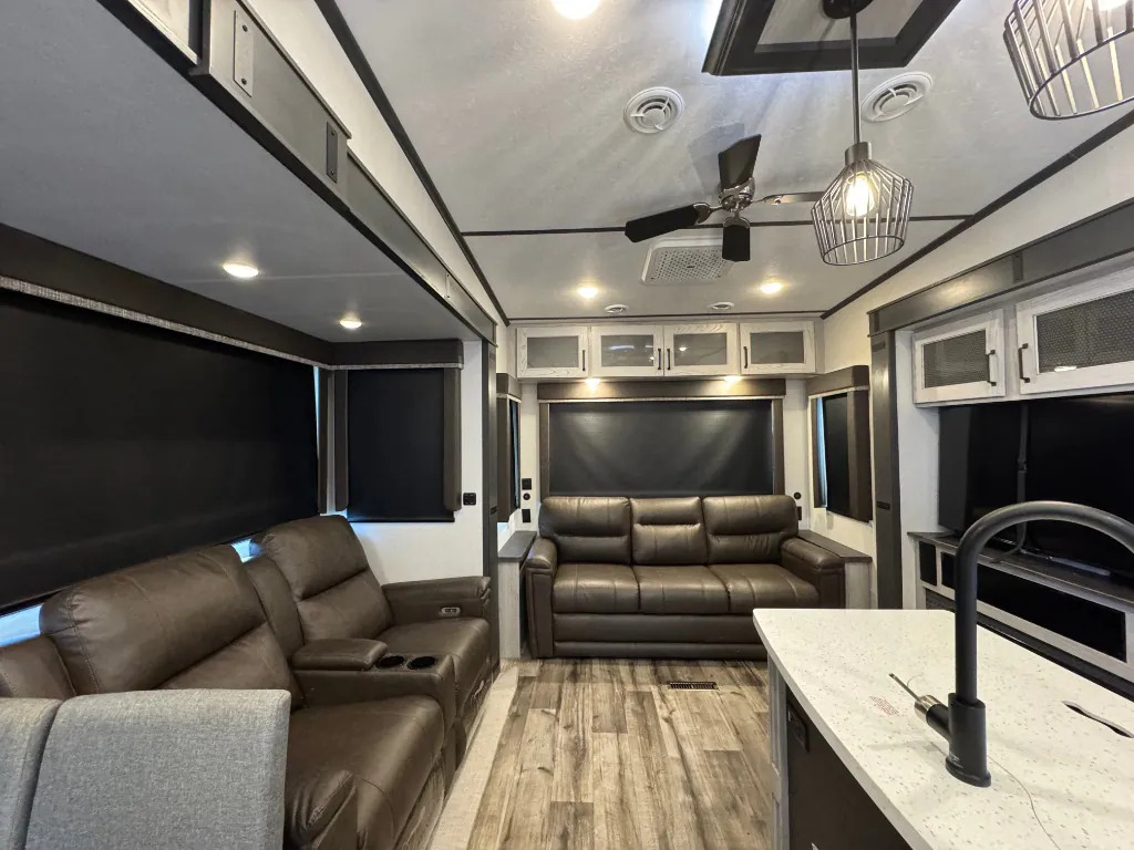 2022 Keystone Montana High Country 385BR, Photos photo 19