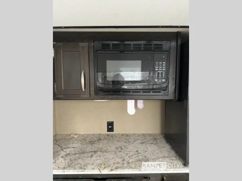 2017 Grand Design Imagine 3150BH - Photo 4