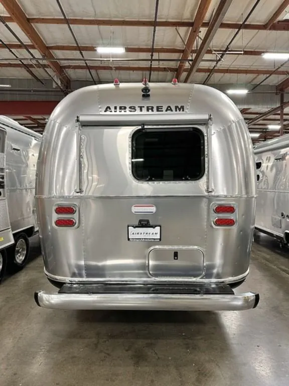 2022 Airstream International 23CB - Photo 4