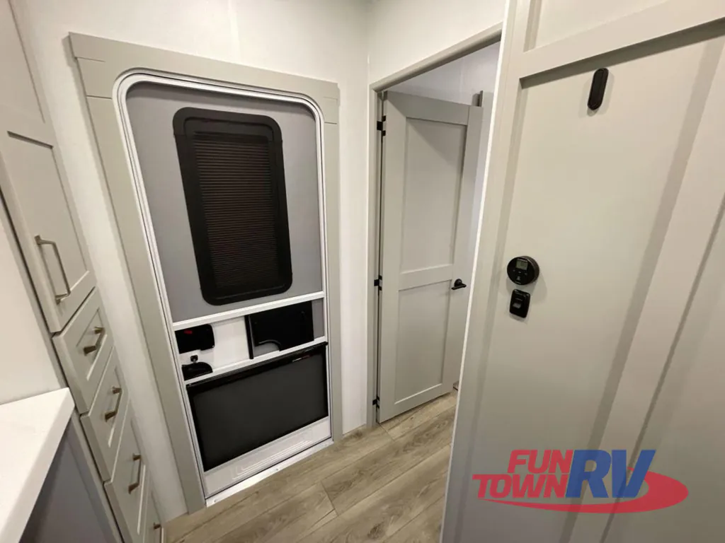 2026 Brinkley Model Z 3515, Photos photo 21