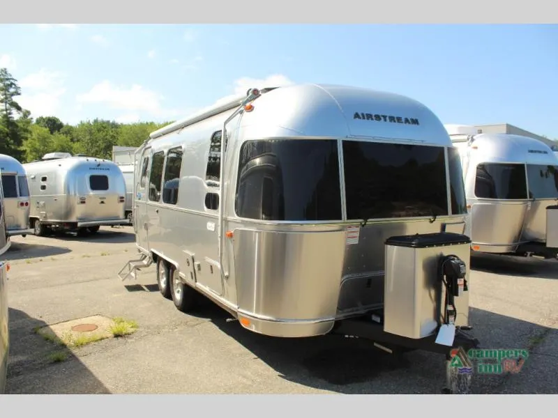 2026 Airstream Flying Cloud 23FB - Photo 2