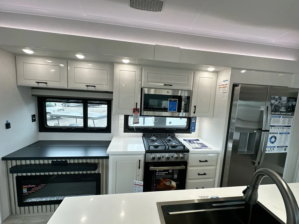 2027 Jayco Pinnacle 36FBTS, Photos photo 15