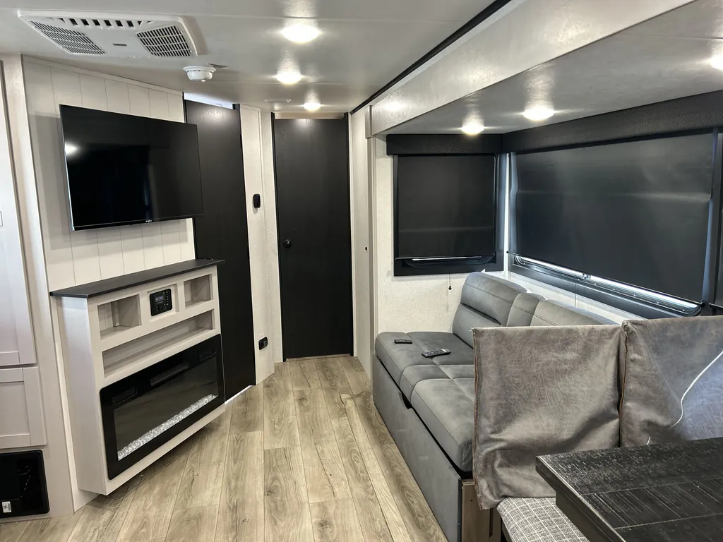 2026 Jayco Jay Feather 26FK, Photos photo 3