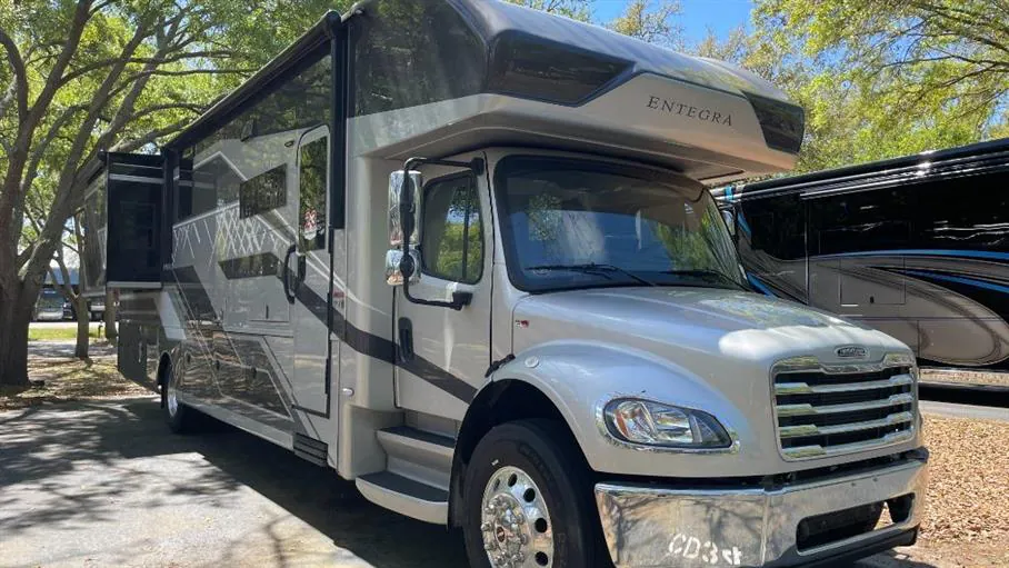 2026 Entegra Coach Accolade 37K