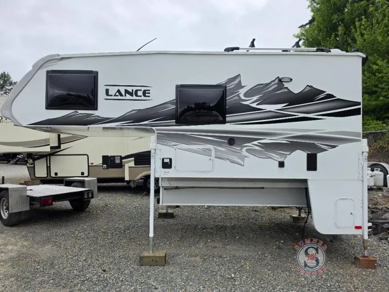 2023 Lance LANCE TRUCK CAMPER Used    960 - Main photo