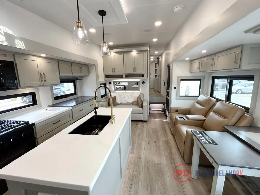 2026 Brinkley Model Z 3420, Photos photo 8