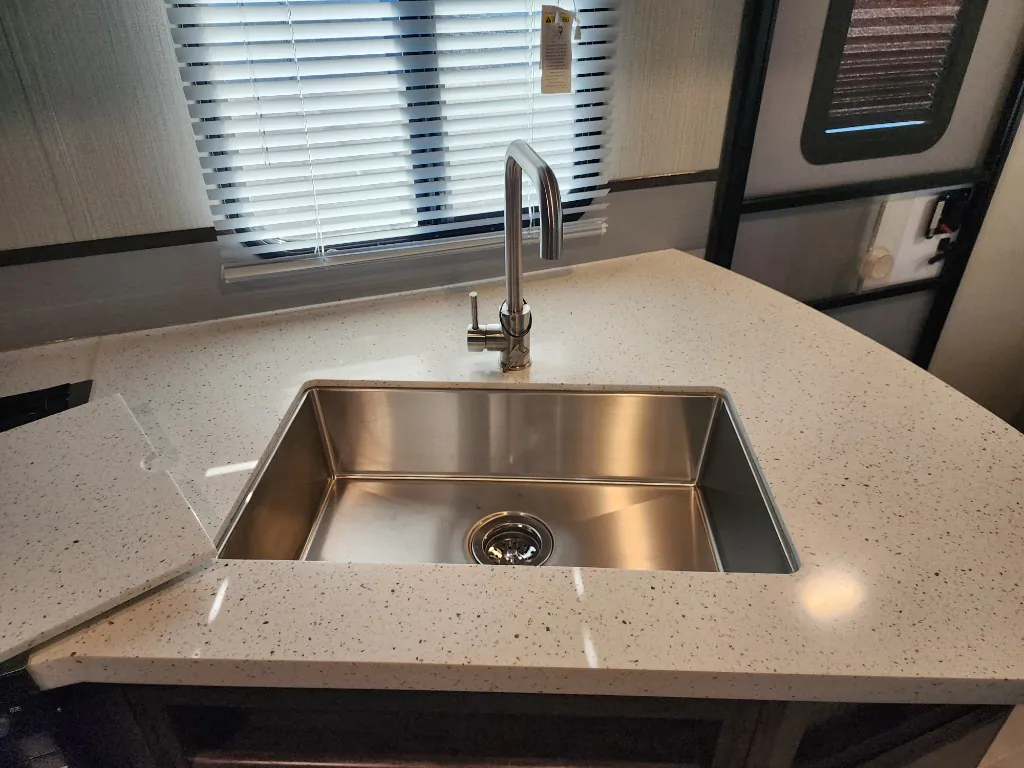 2019 Cruiser RV Radiance 25RL, Photos photo 19