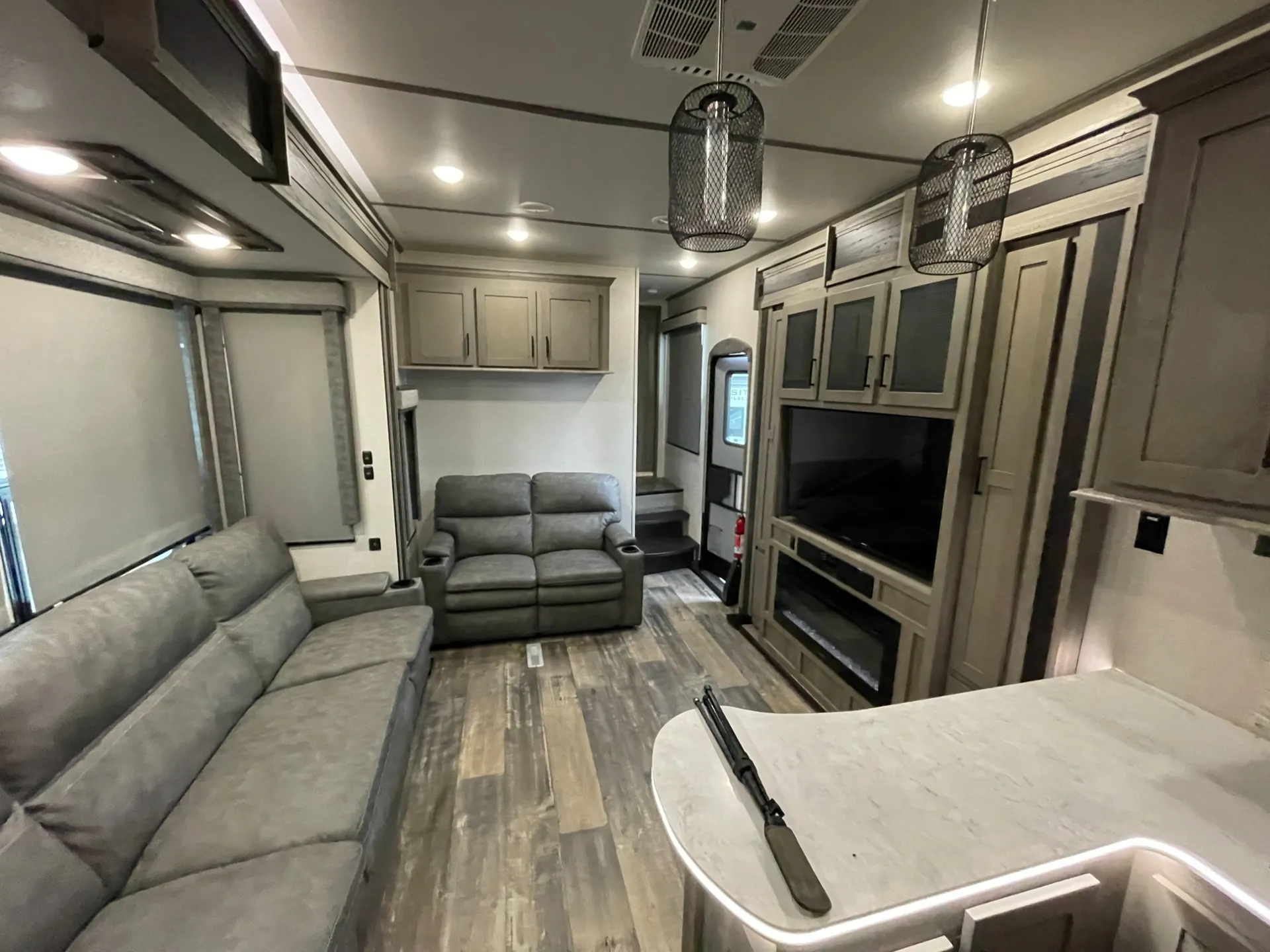 2020 Keystone Raptor 423 - Photo 3