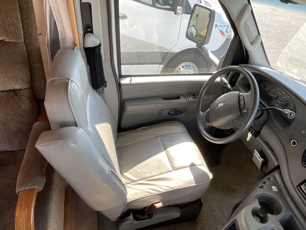 2005 Forest River Sunseeker 2900, Photos photo 22
