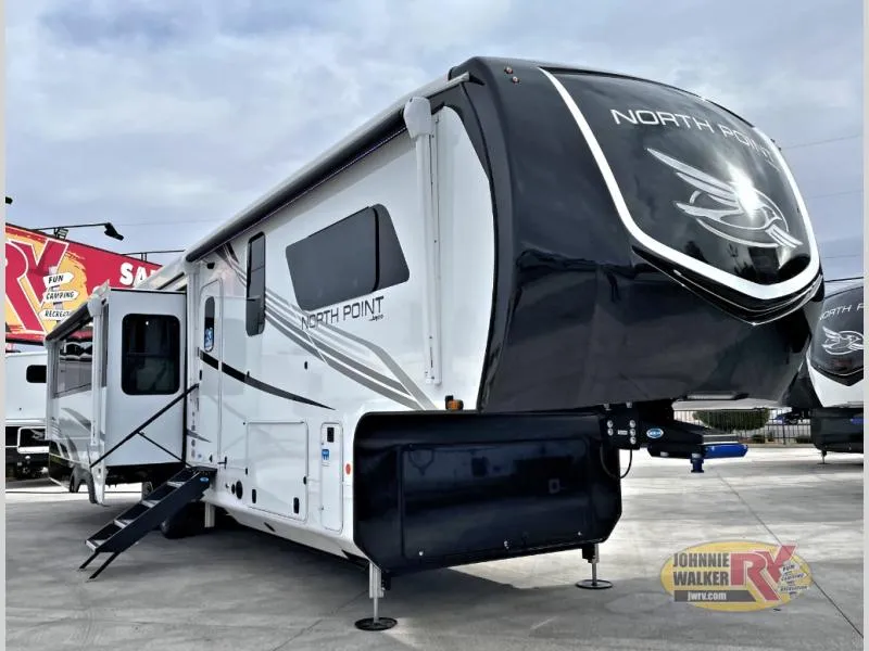 2025 Jayco North Point 381CKRE - Photo 2