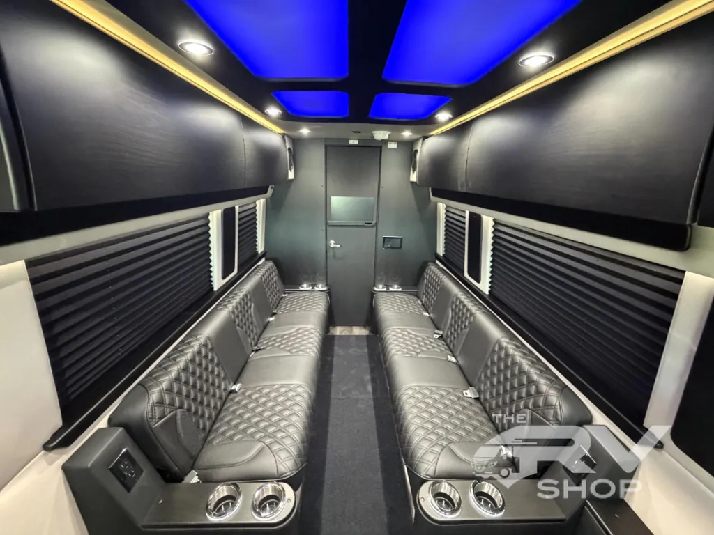 2027 Midwest Automotive Designs Luxe Cruiser D4, Photos photo 8