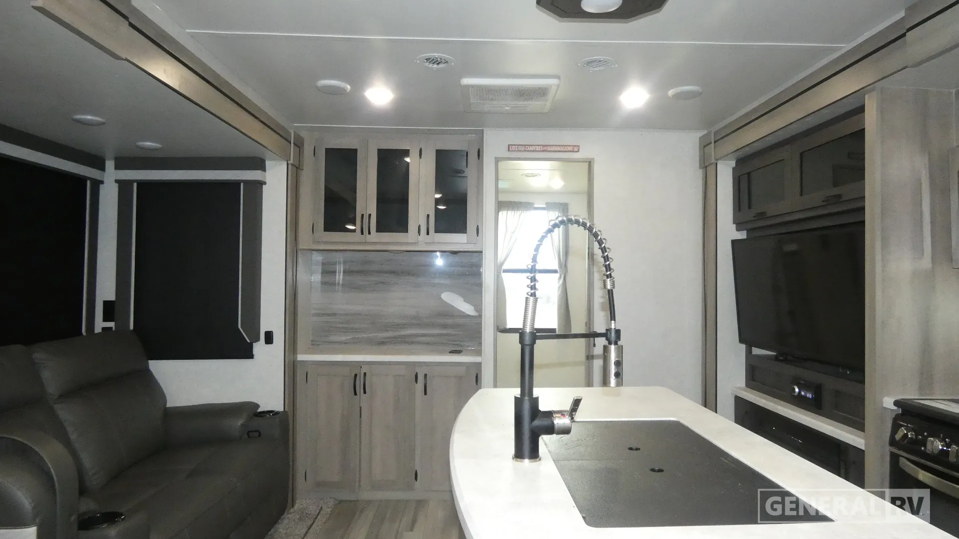 2021 Winnebago Voyage 3538BR - Photo 3