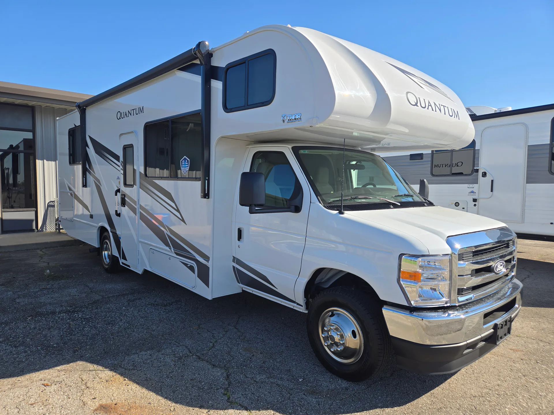 2026 Thor Motor Coach Quantum LZ28 - Photo 2