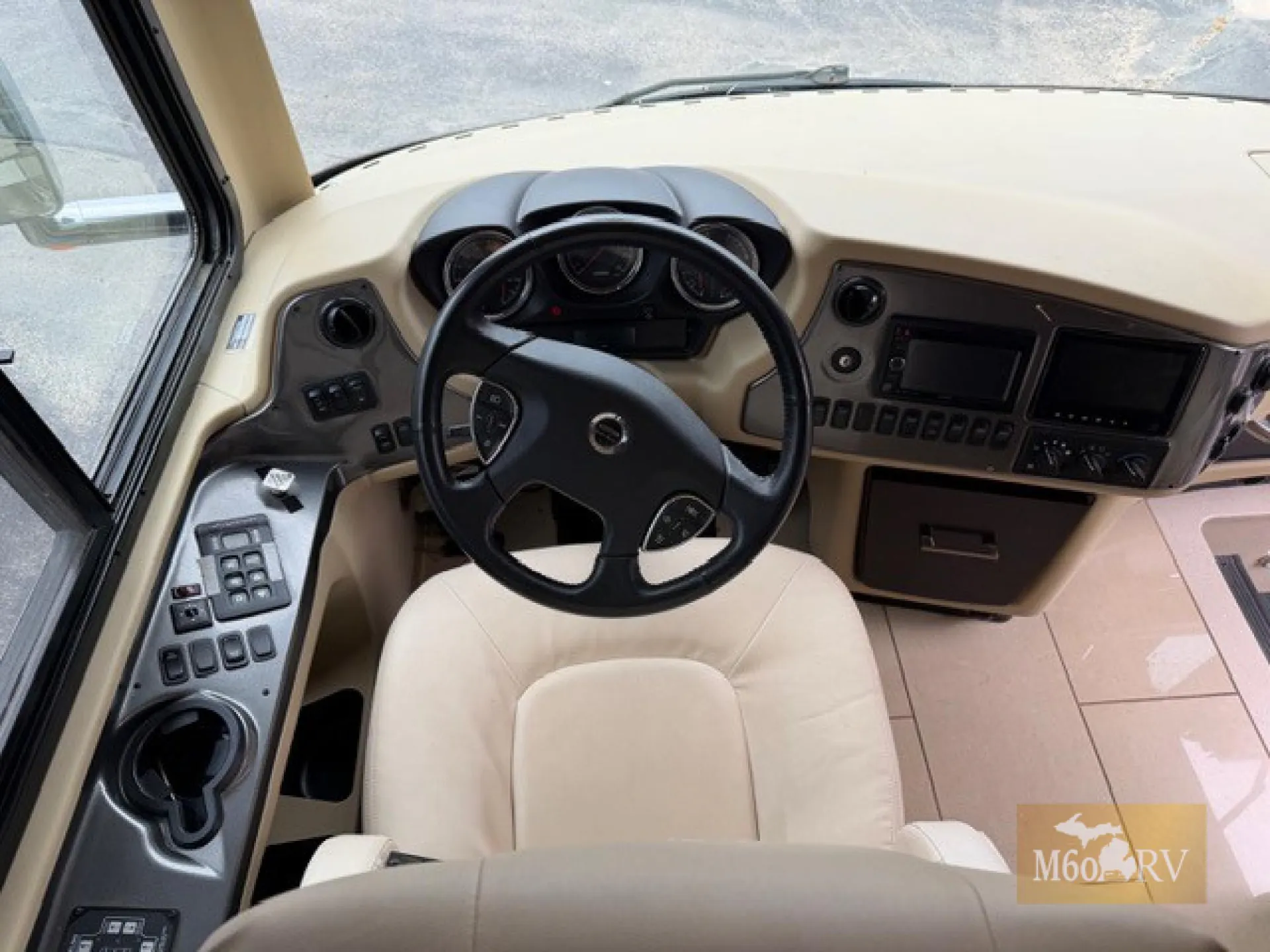 2015 Tiffin Phaeton 40 AH - Photo 3