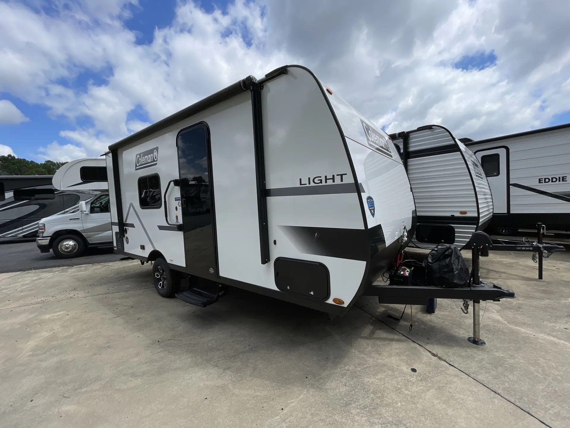 2025 Keystone Coleman Light 17RX - Photo 2