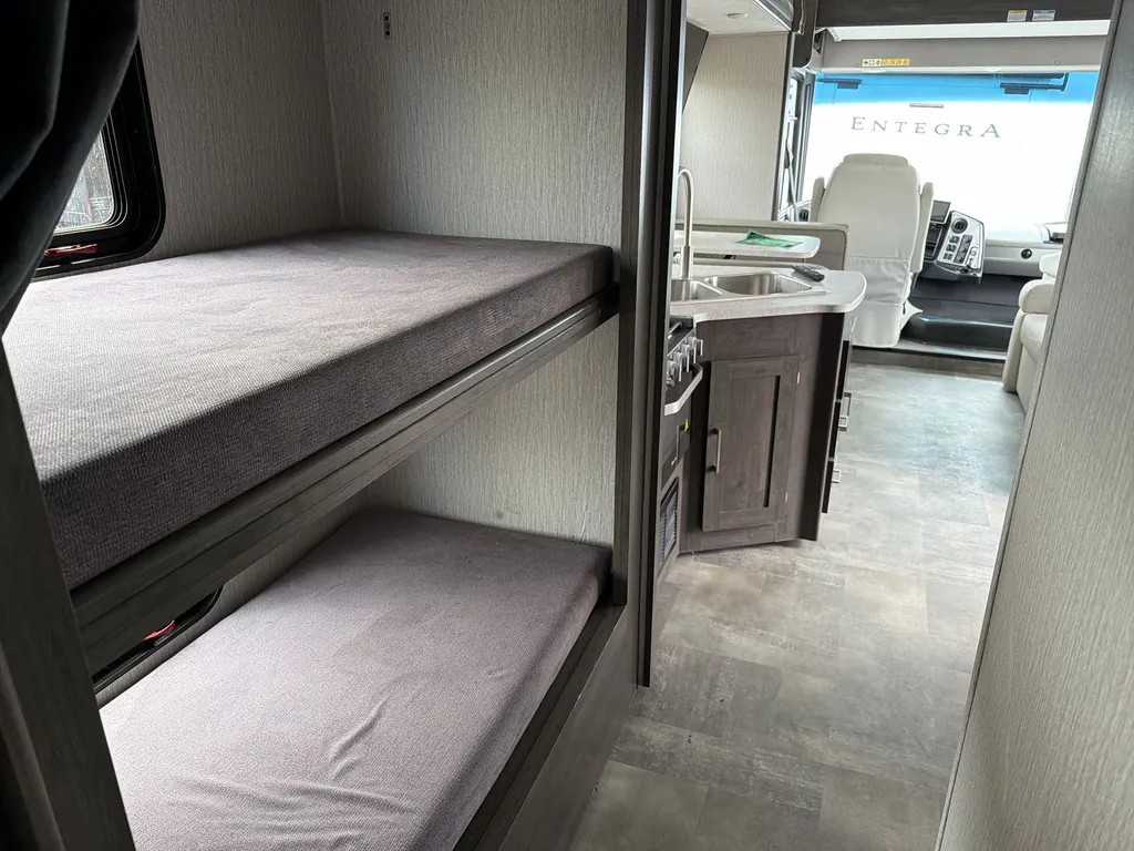 2023 Coachmen Pursuit 31BH, Photos photo 27
