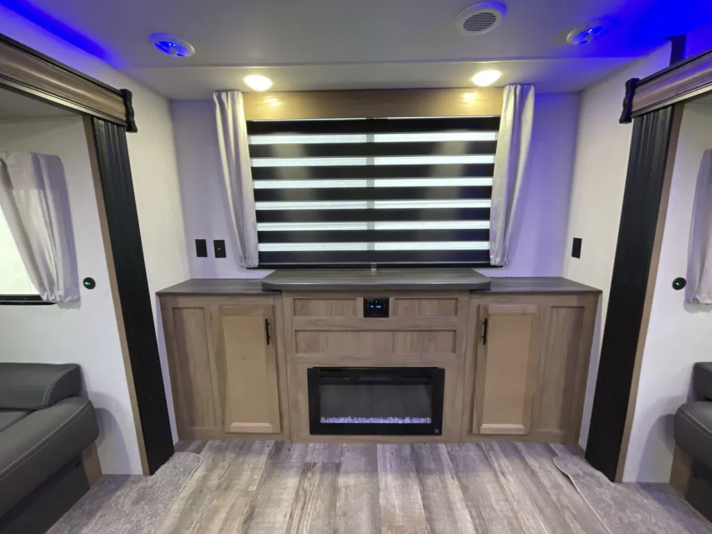 2023 Forest River Cherokee 306MM, Photos photo 11