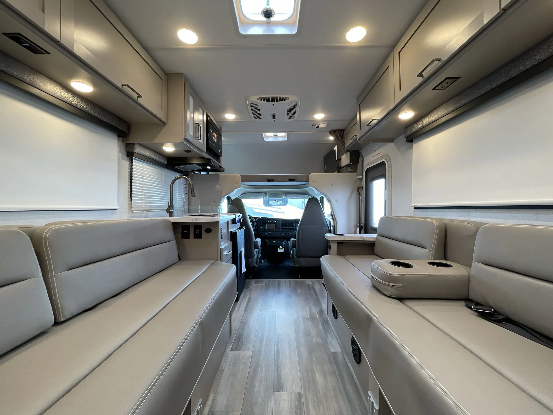 2026 Thor Motor Coach Coleman 19CX — living area main