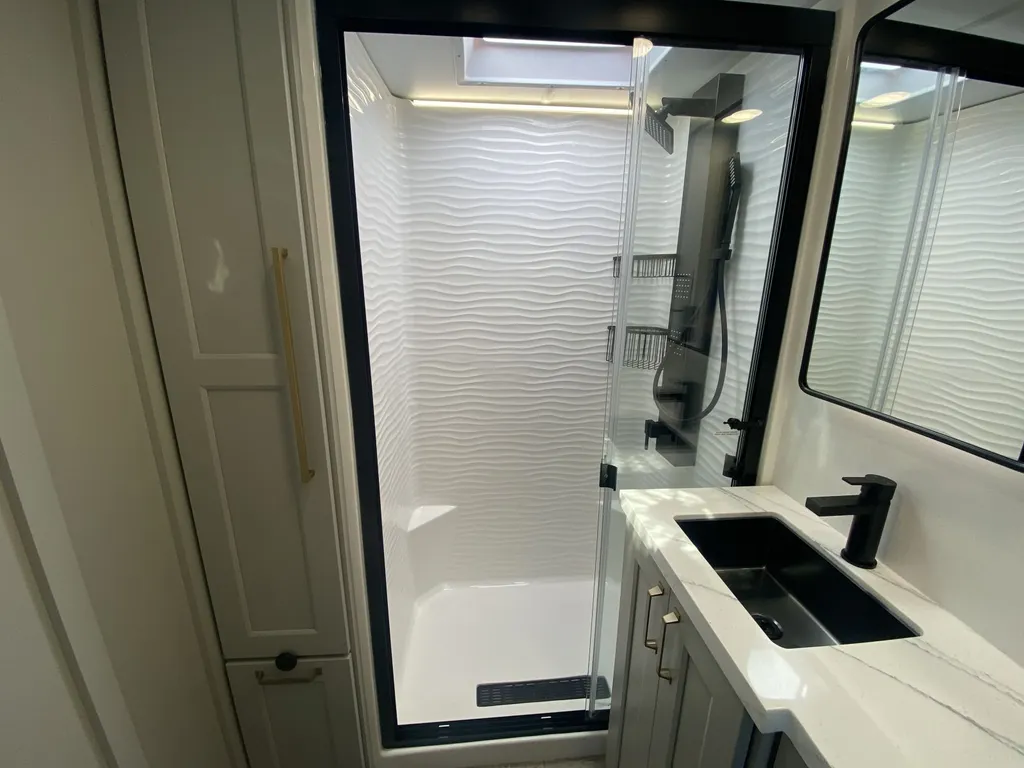 2026 Brinkley Model G 4150, Photos photo 34