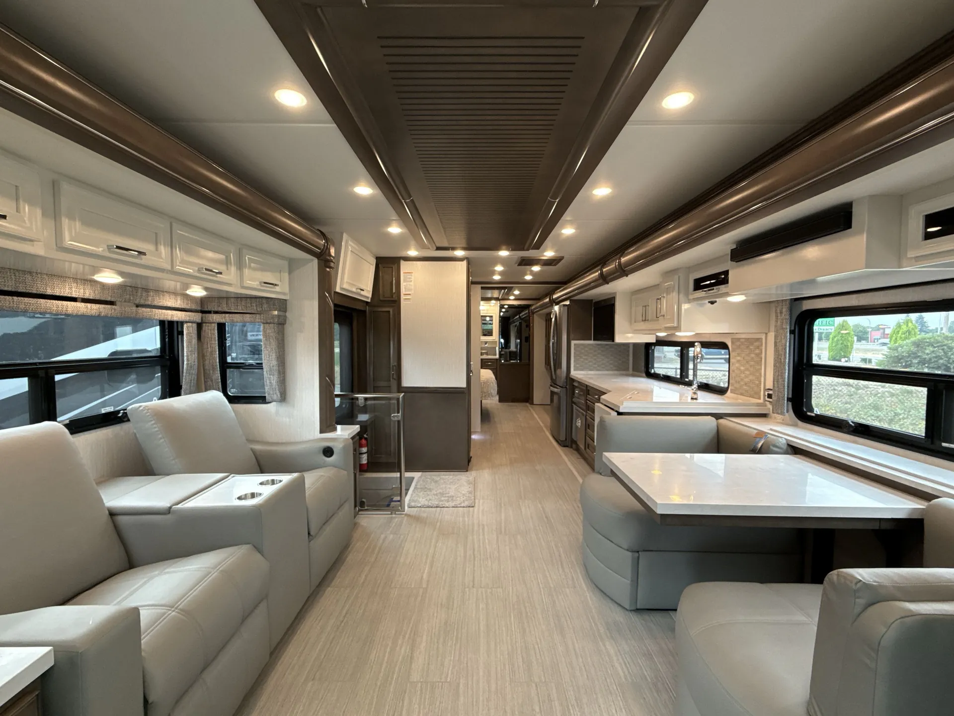 2026 newmar Supreme Aire 4530 — living area main