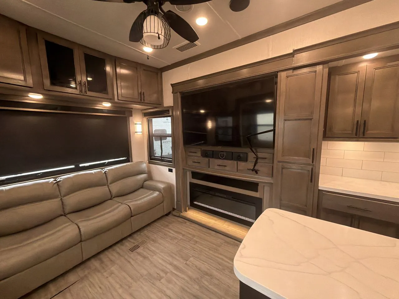 2021 Forest River Riverstone Reserve 3670RL - Photo 4