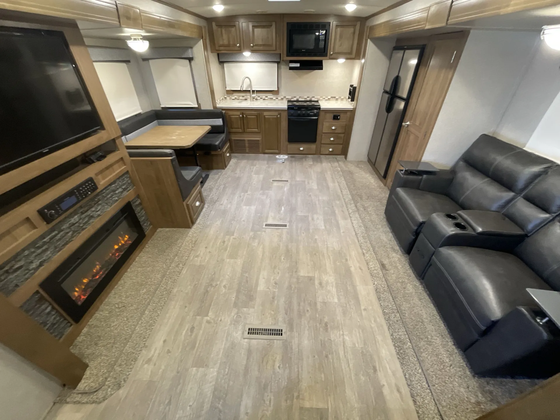 2019 Forest River Rockwood Signature Ultra Lite 8332BS — living area main