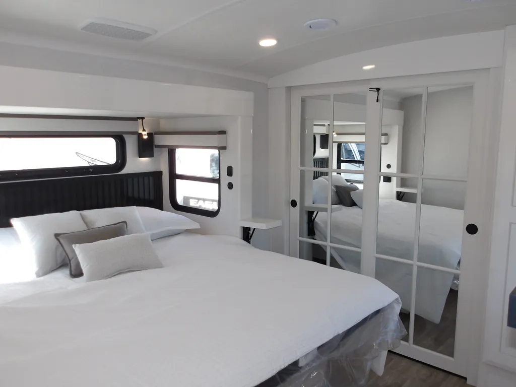 2027 Jayco Pinnacle 32RLTS, Photos photo 56