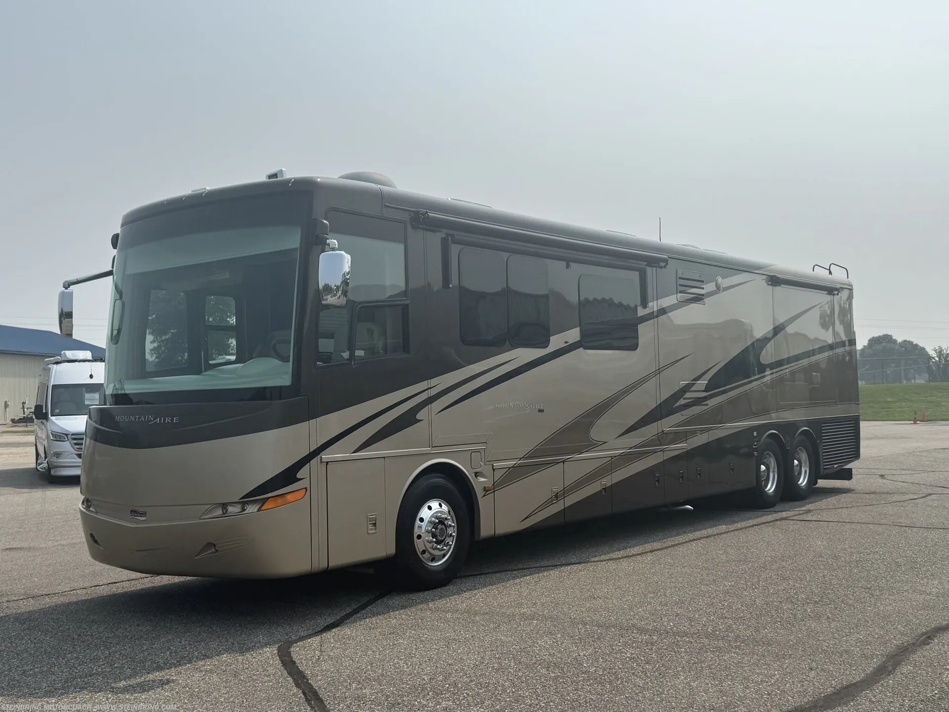 2008 Newmar Mountain Aire 4521 - Photo 4