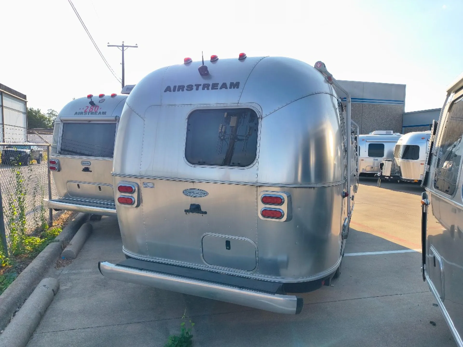 2019 Airstream Flying Cloud 23CB - Photo 3