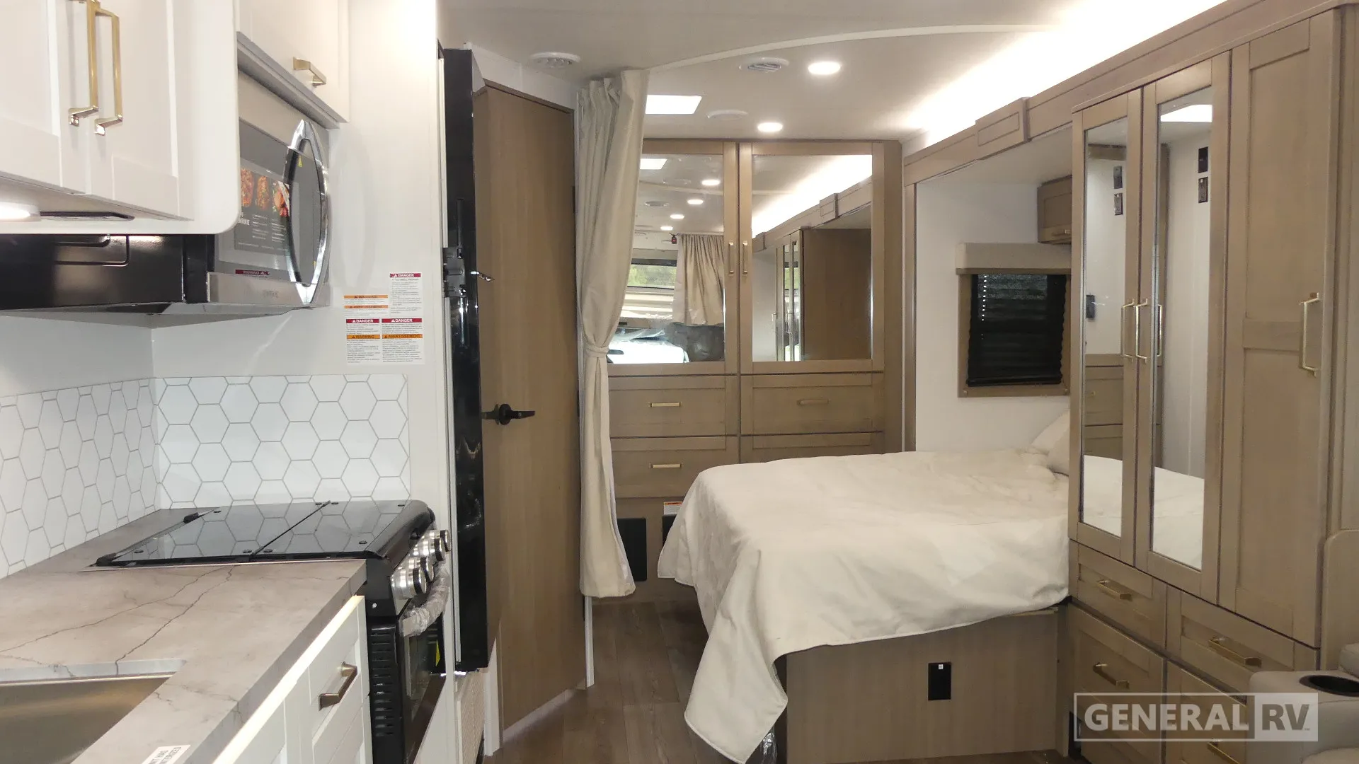 2026 Entegra Coach Odyssey 24B - Photo 3
