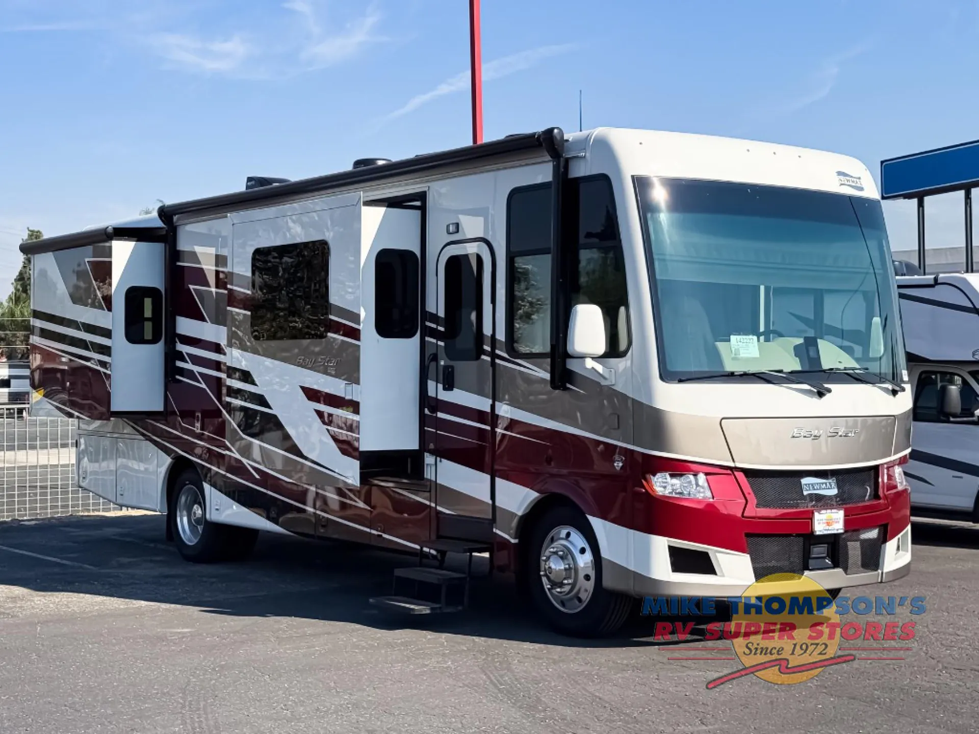 2026 Newmar Bay Star 3225 - Photo 2