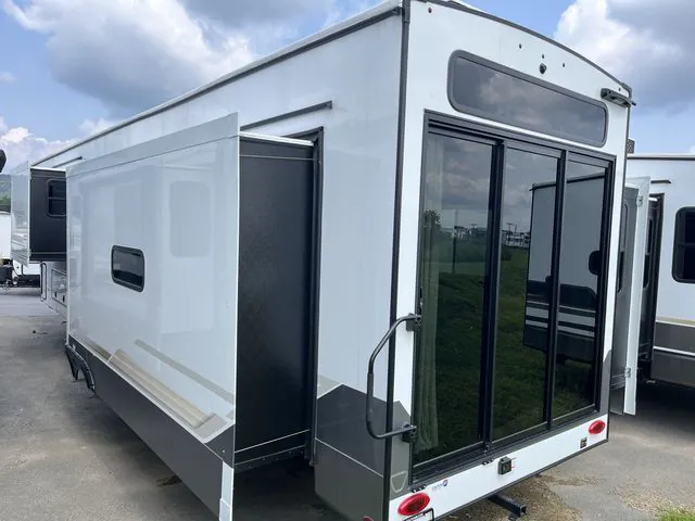 2027 Keystone Sprinter 3640RLP - Photo 4