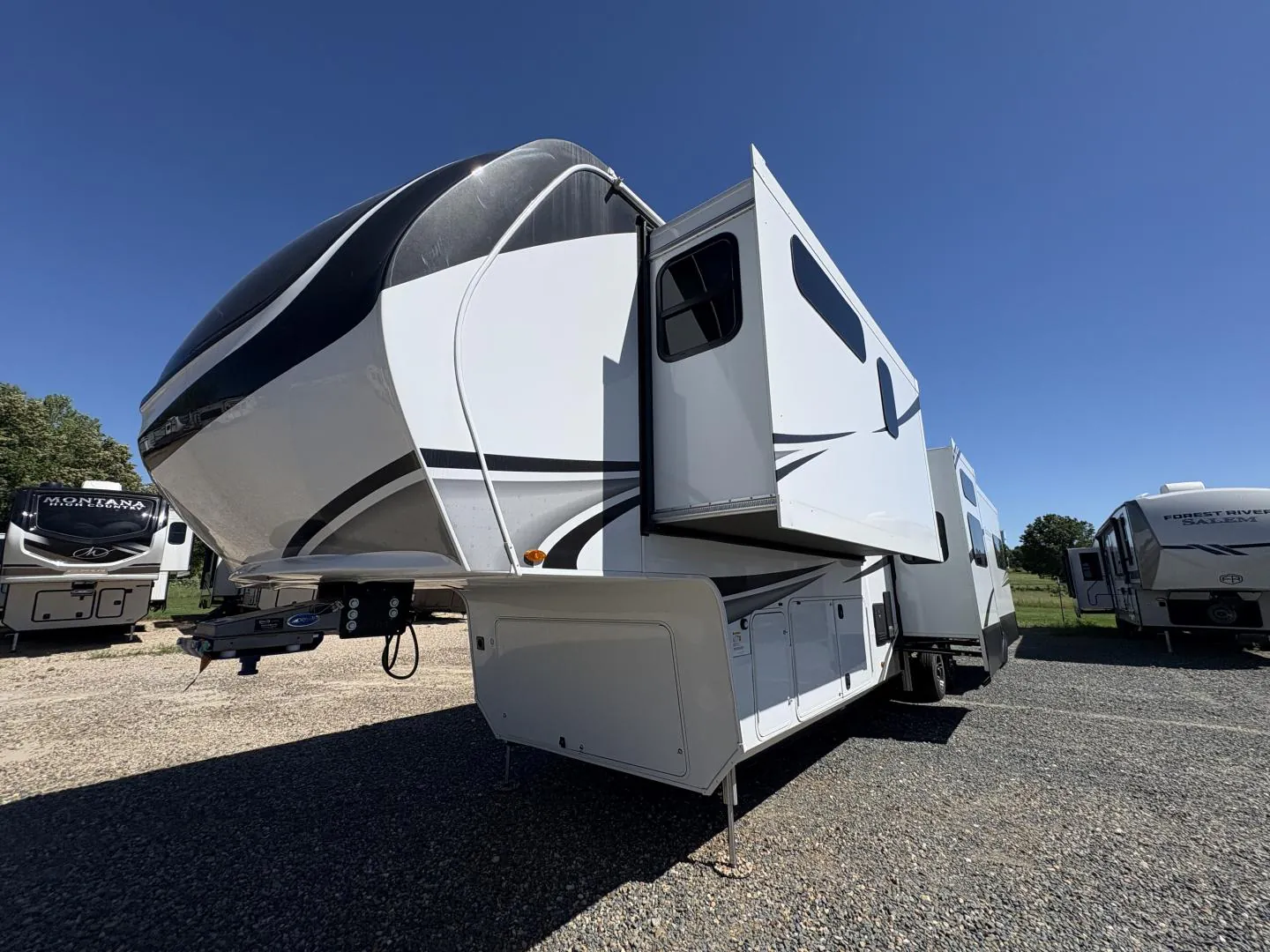 2025 Grand Design Solitude 388MBS - Photo 4