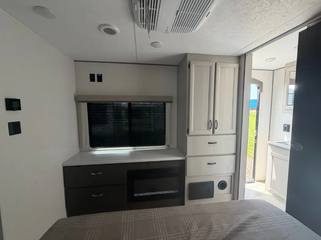 2027 Coachmen Catalina Legacy Edition 333DBDSCK, Photos photo 28