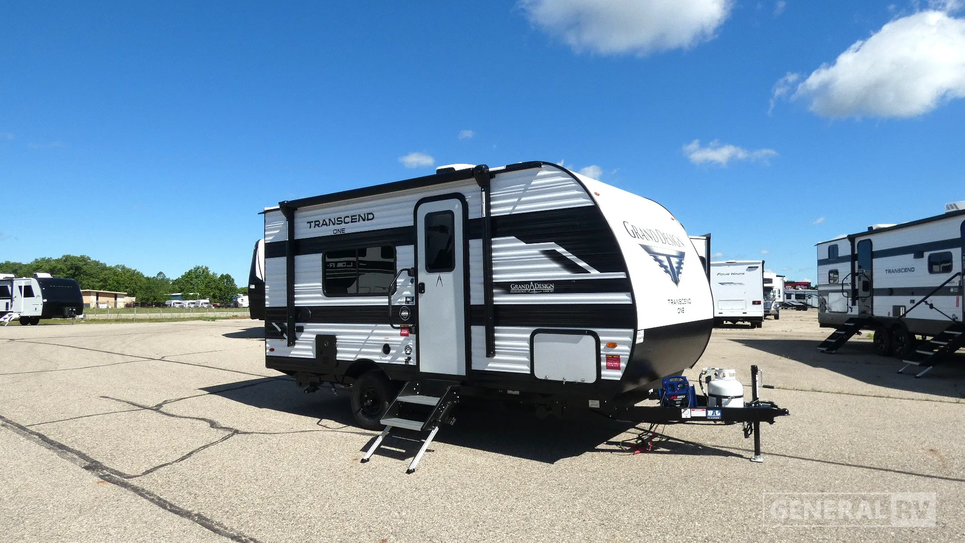 2027 Grand Design Transcend One 151RB - Photo 2
