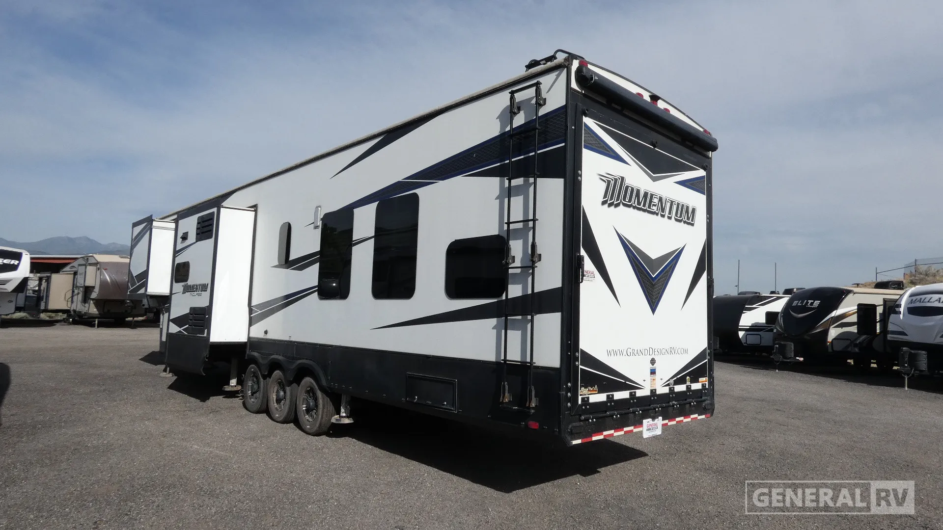 2019 Grand Design Momentum 381M - Photo 4